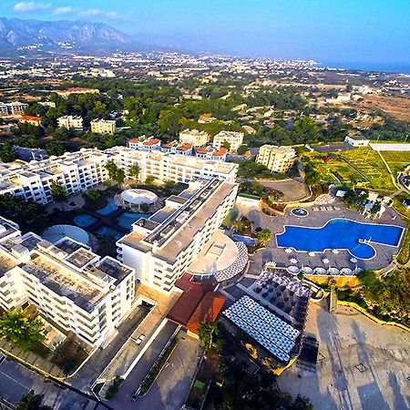 Jasmine Court Hotel & Casino Кирения Екстериор снимка