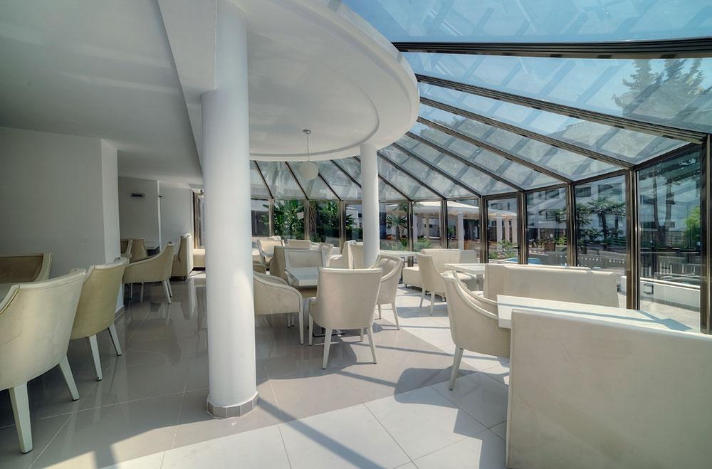 Jasmine Court Hotel & Casino Кирения Екстериор снимка