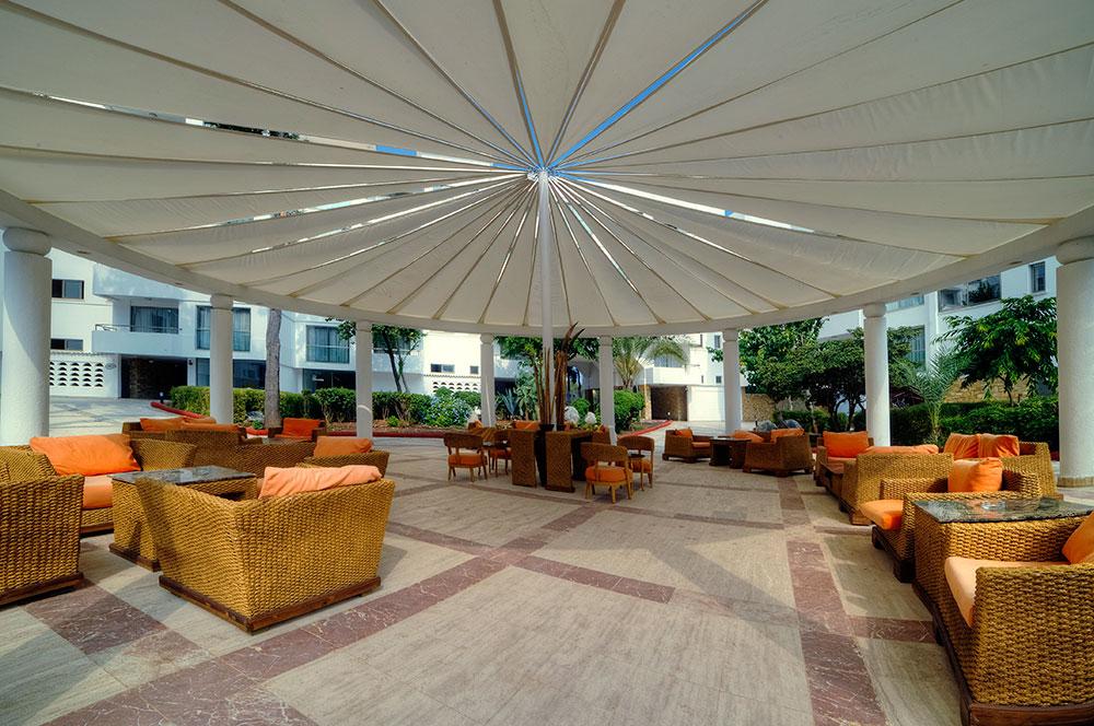 Jasmine Court Hotel & Casino Кирения Екстериор снимка