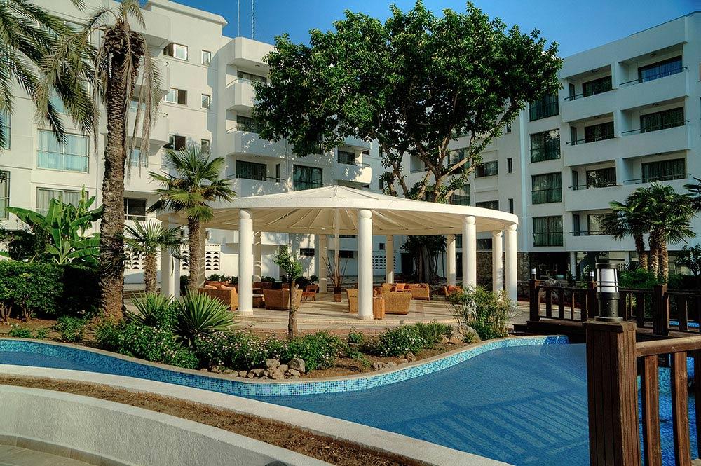 Jasmine Court Hotel & Casino Кирения Екстериор снимка
