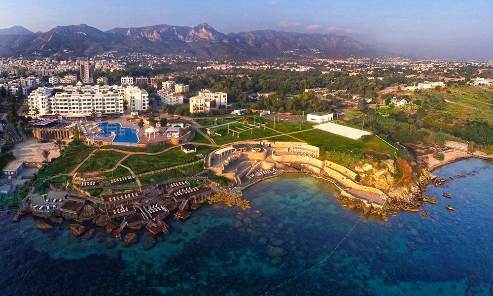 Jasmine Court Hotel & Casino Кирения Екстериор снимка