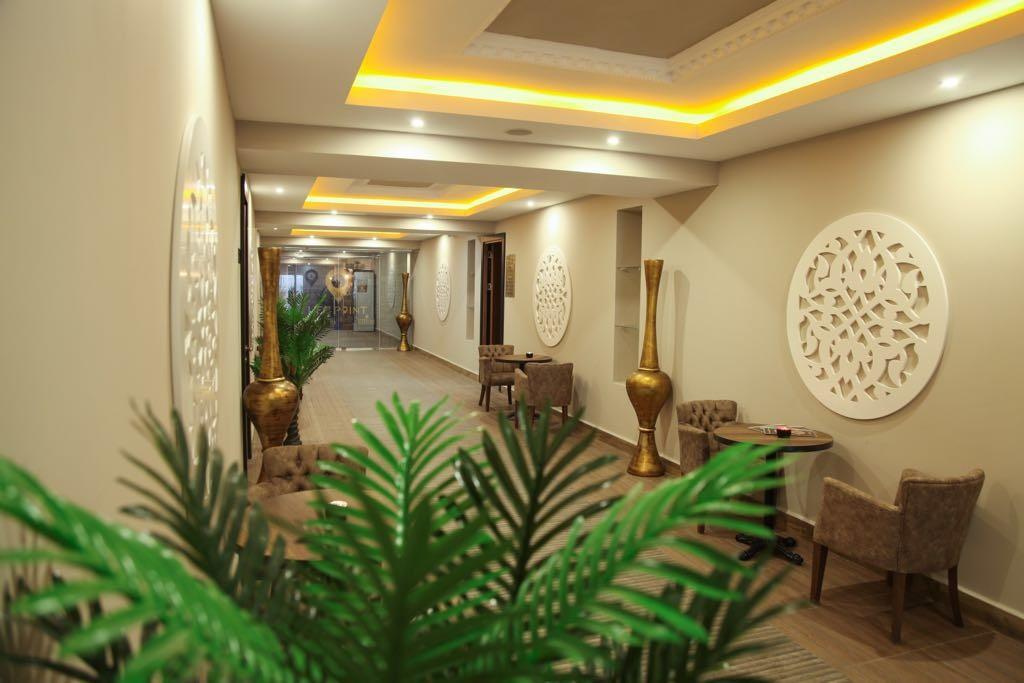 Jasmine Court Hotel & Casino Кирения Екстериор снимка