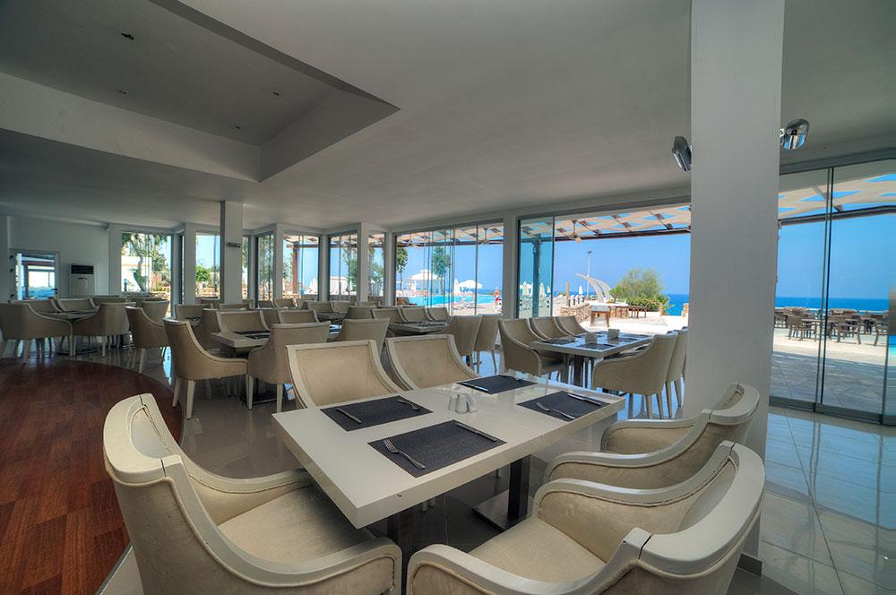 Jasmine Court Hotel & Casino Кирения Екстериор снимка