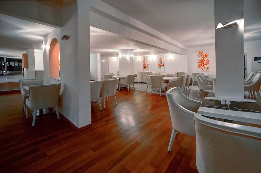 Jasmine Court Hotel & Casino Кирения Екстериор снимка