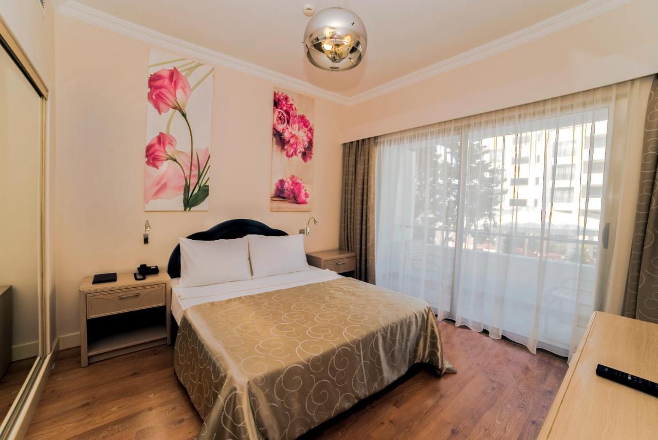 Jasmine Court Hotel & Casino Кирения Екстериор снимка