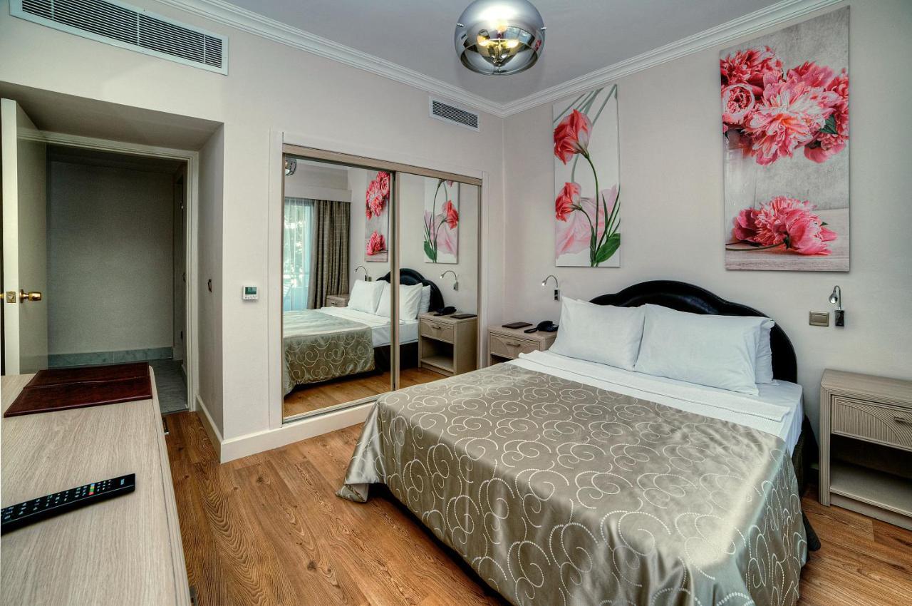 Jasmine Court Hotel & Casino Кирения Екстериор снимка
