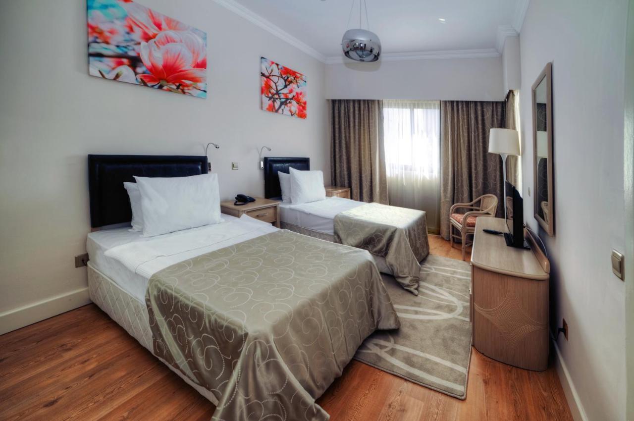Jasmine Court Hotel & Casino Кирения Екстериор снимка