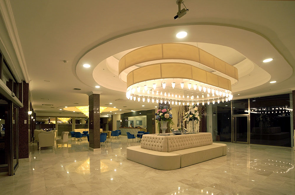 Jasmine Court Hotel & Casino Кирения Интериор снимка